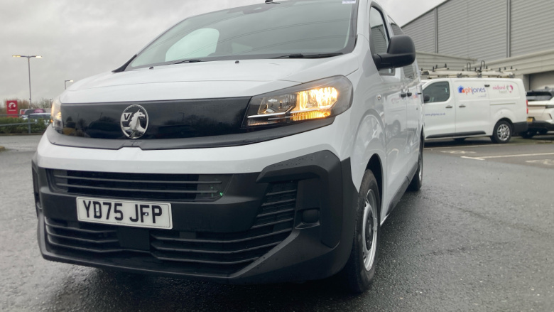 Vauxhall Vivaro L2 Diesel 2.0 Turbo D 145 Prime H1 Double Cab
